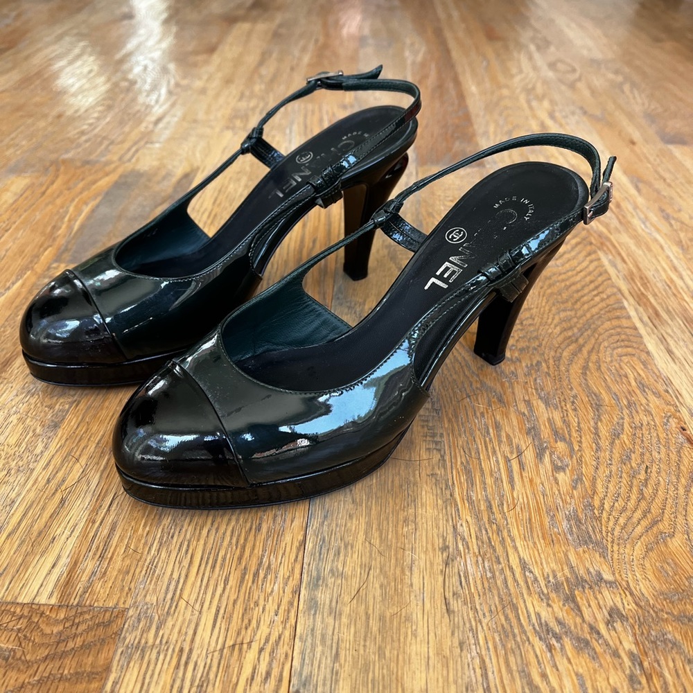 Chanel dark green and black patent leather sling back heels European size 38